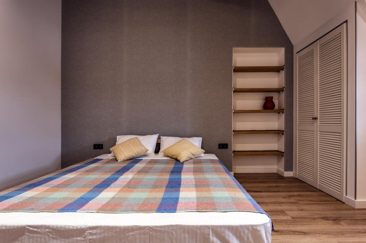 Leogrand Apartments On Kniazia Romana 6 Lviv Extérieur photo
