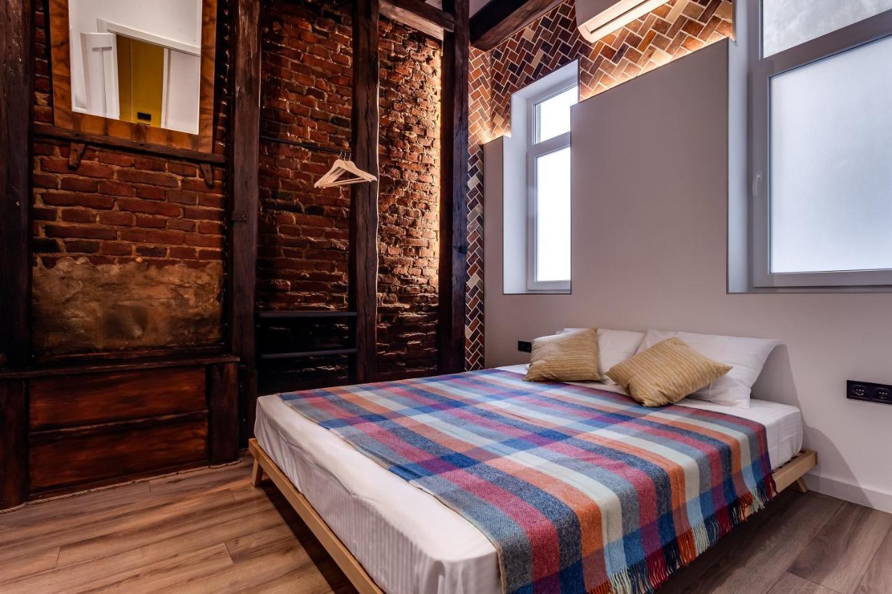Leogrand Apartments On Kniazia Romana 6 Lviv Extérieur photo