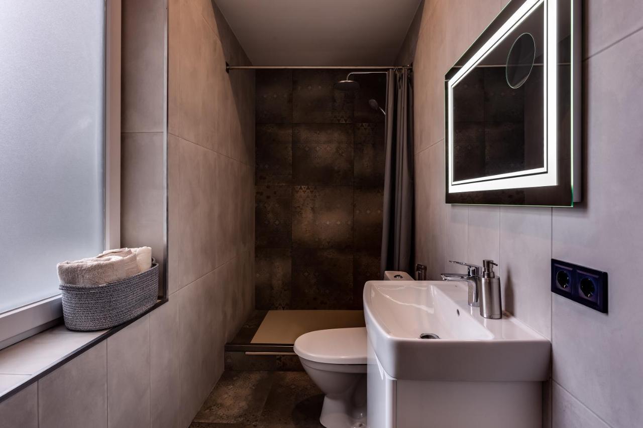 Leogrand Apartments On Kniazia Romana 6 Lviv Extérieur photo