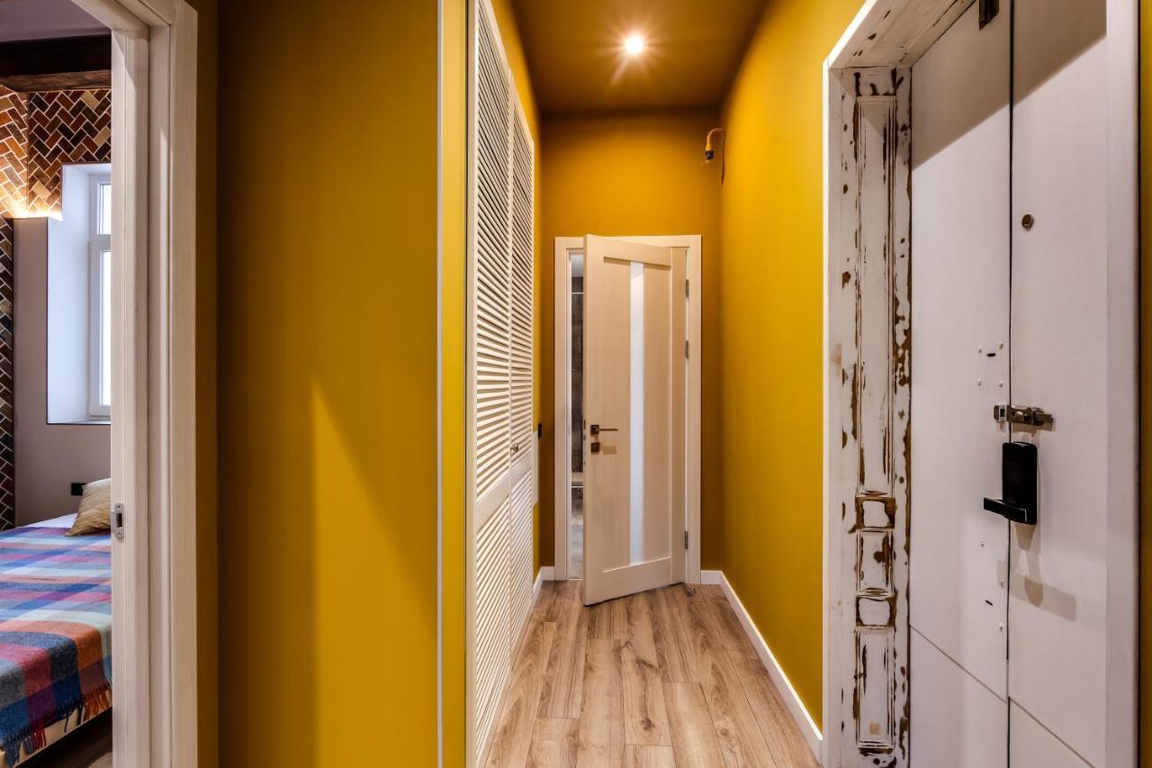 Leogrand Apartments On Kniazia Romana 6 Lviv Extérieur photo