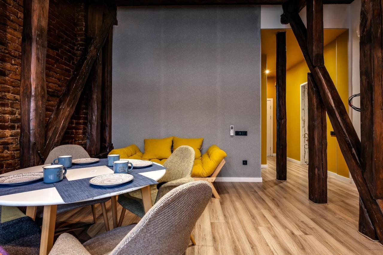Leogrand Apartments On Kniazia Romana 6 Lviv Extérieur photo